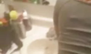 भारतीय देसी बाथरुममा ...