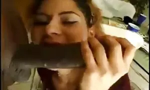 Latina MILF ले आबनूस ...